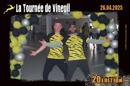 27 04 25  02 19 55 Composition