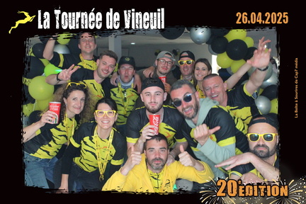 27 04 25  02 38 57 Composition