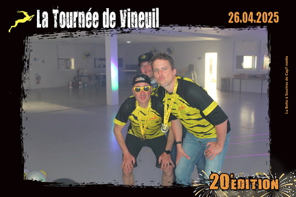 27 04 25  04 22 48 Composition